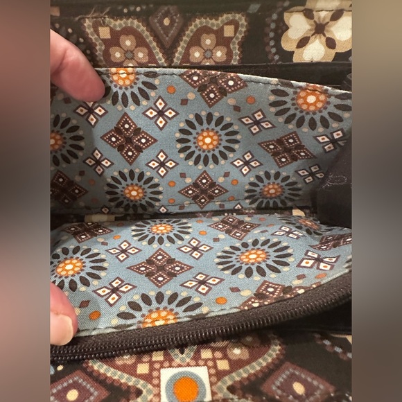 Vera Bradley Brown floral wallet with multiple compartments and zipper closure - Picture 6 of 15